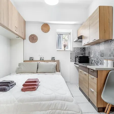 Stylish Old Town Apartment *