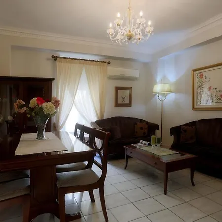 Stylish Old Town Apartment *