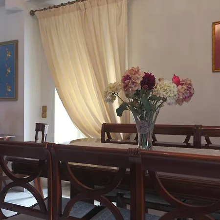 Stylish Old Town Apartment *